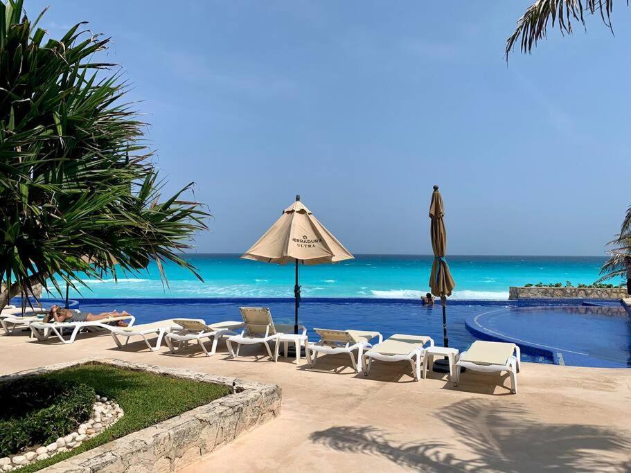 *Turquoise Escape- Beachfront Studio By Casa Paraiso* Канкун Экстерьер фото