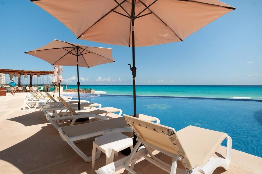 *Turquoise Escape- Beachfront Studio By Casa Paraiso* Канкун Экстерьер фото